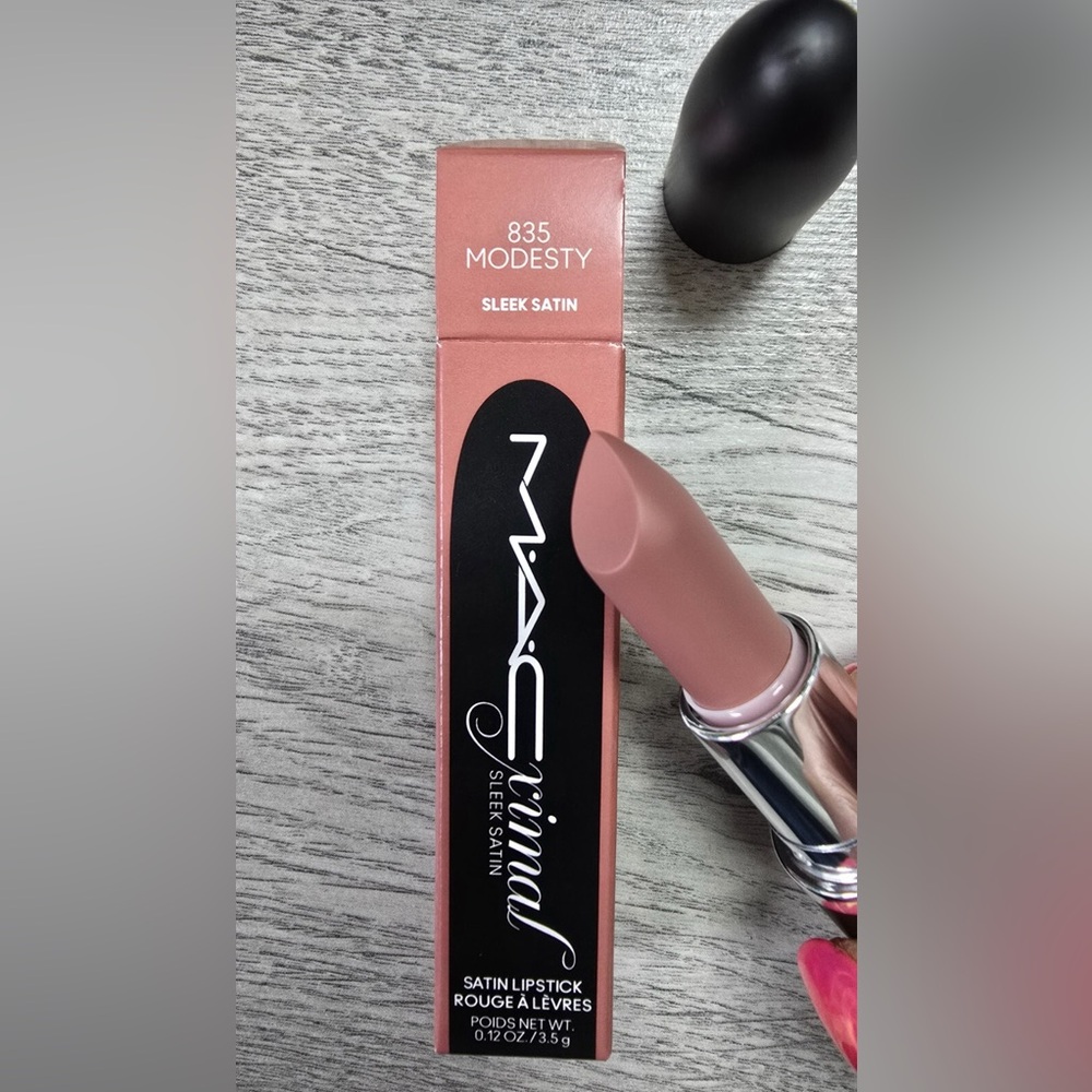 New! MAC Cosmetics Sleek Satin Lipstick in Modesty